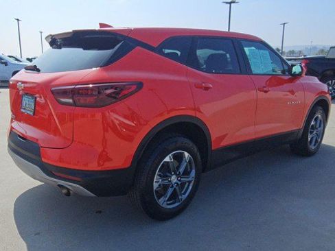 Used 2025 Chevrolet Blazer LT FWD image 8