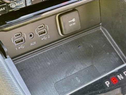 Used 2023 Jeep Grand Cherokee Altitude AWD/4WD image 19