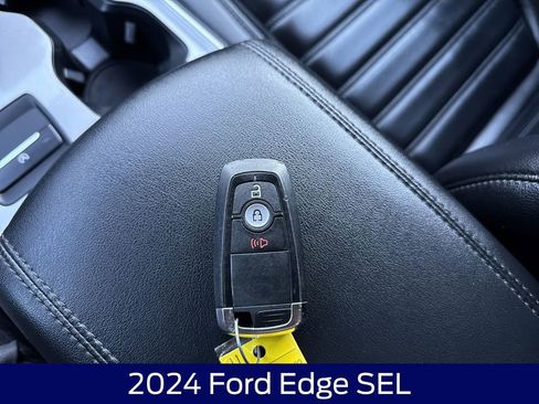 Used 2024 Ford Edge SEL image 27