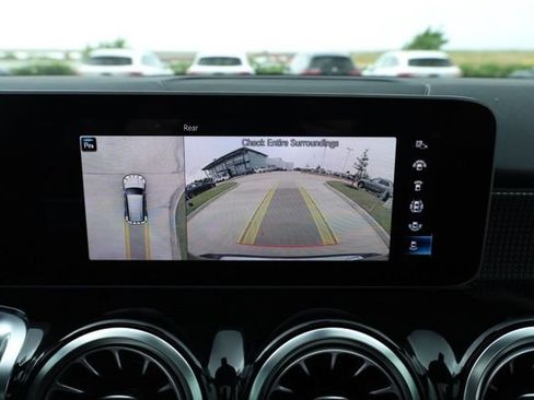 Used 2020 Mercedes-Benz GLB 250 image 19
