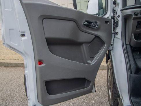 Used 2023 Ford Transit 250 Medium Roof RWD image 10
