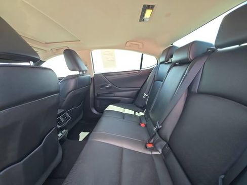 Used 2021 Lexus ES 300h w/ Premium Package FWD image 11