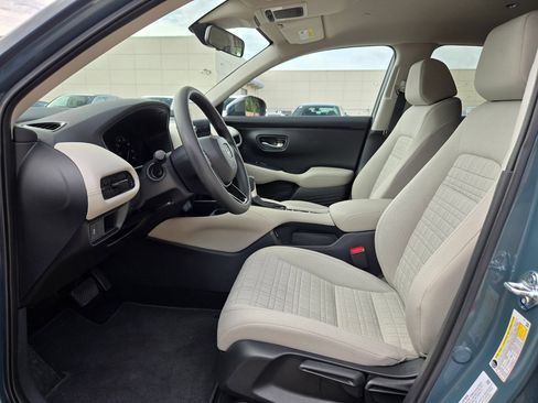 Used 2026 Honda HR-V LX image 9