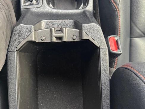 Used 2018 Toyota RAV4 SE image 44