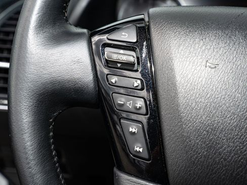 Used 2023 Nissan Armada SL w/ Midnight Edition Package image 33