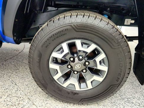 Used 2017 Toyota Tacoma TRD Off-Road image 9