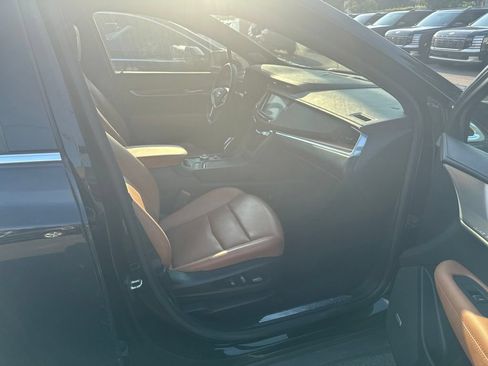 Used 2020 Cadillac XT5 Premium Luxury AWD/4WD image 4