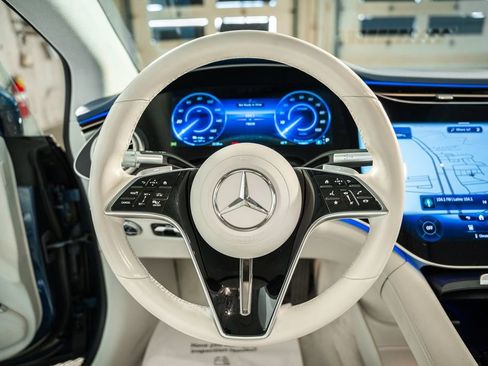 Used 2022 Mercedes-Benz EQS 580 4MATIC Sedan image 27