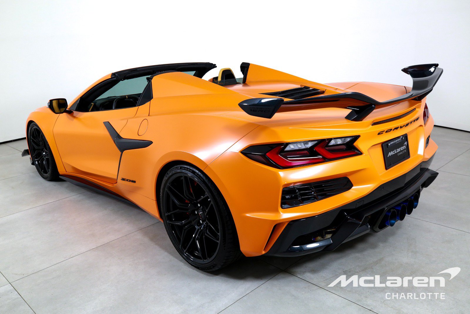 Used 2023 Chevrolet Corvette Z06 w/ Z07 Performance Package RWD image 7