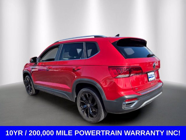 Used 2023 Volkswagen Taos SE w/ Panoramic Sunroof Package FWD image 3