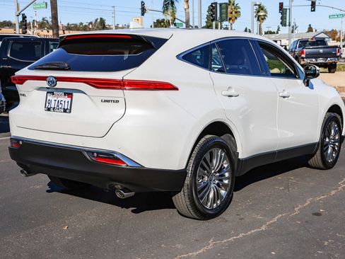 Used 2024 Toyota Venza Limited image 25