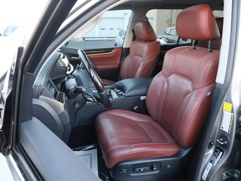 Used 2021 Lexus LX 570 4WD w/ Luxury Package image 12