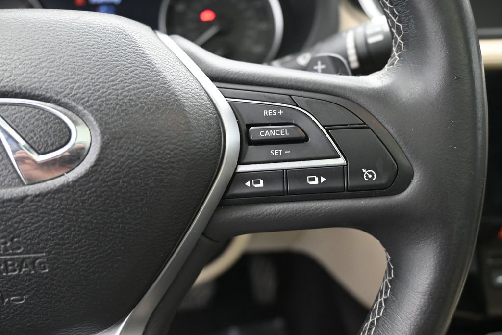 Used 2019 INFINITI QX50 Luxe w/ Navigation Package AWD/4WD image 15