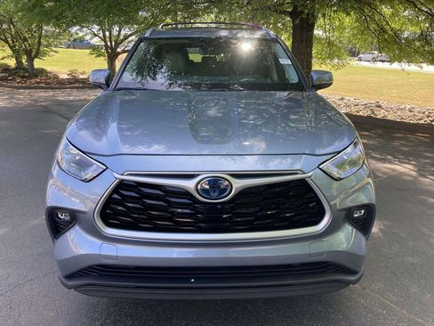 Used 2023 Toyota Highlander XLE image 6