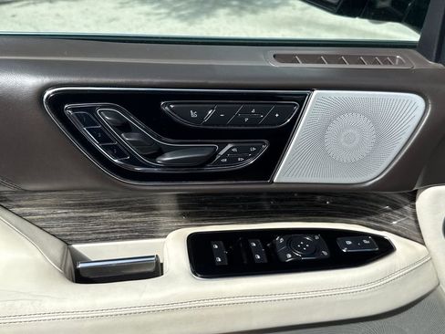 Used 2020 Lincoln Navigator L Black Label w/ Cargo Convenience Package AWD/4WD image 27