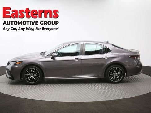 Used 2022 Toyota Camry SE image 59