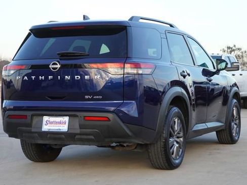 Used 2024 Nissan Pathfinder SV image 9