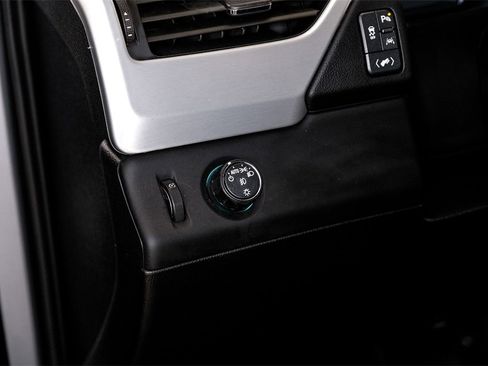 Used 2018 GMC Yukon SLT w/ Open Road Package image 28