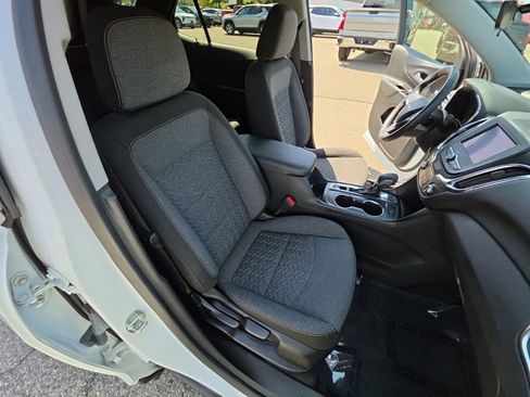 Used 2023 Chevrolet Equinox LT image 25
