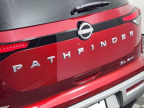 Used 2023 Nissan Pathfinder SL AWD/4WD image 9
