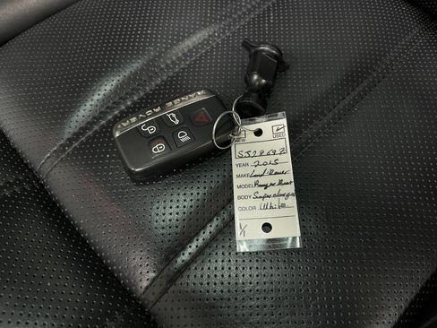 Used 2015 Land Rover Range Rover Supercharged AWD/4WD image 36