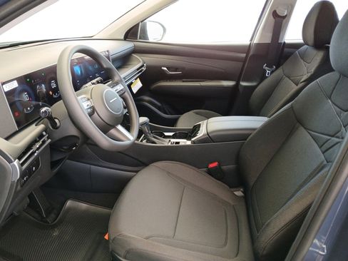 New 2025 Hyundai Tucson SE image 9