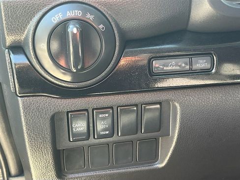 Used 2024 Nissan Titan SV w/ SV Convenience Package AWD/4WD image 10