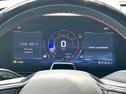 Used 2025 Chevrolet Traverse RS FWD image 19