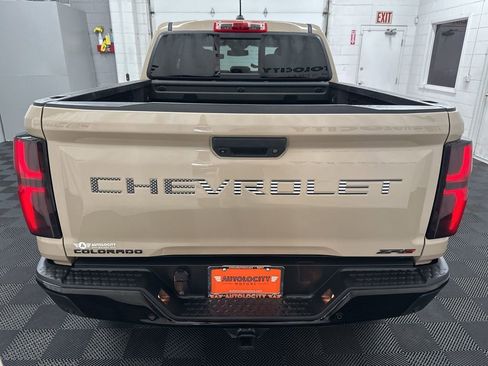 Used 2024 Chevrolet Colorado ZR2 w/ ZR2 Convenience Package III AWD/4WD image 7