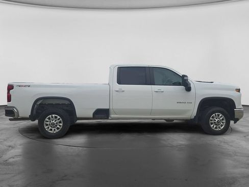 Used 2024 Chevrolet Silverado 2500 LT AWD/4WD image 12