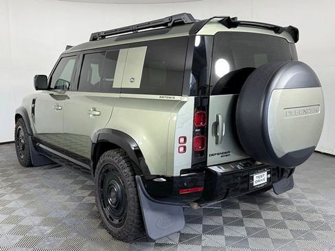 Used 2020 Land Rover Defender 110 HSE AWD/4WD image 4
