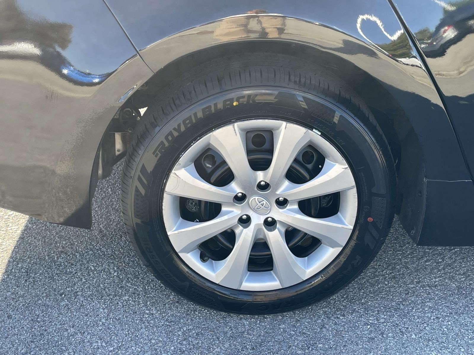 Used 2023 Toyota Corolla LE FWD image 7