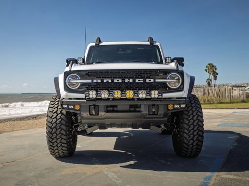 Used 2023 Ford Bronco Badlands w/ Sasquatch Package AWD/4WD image 2