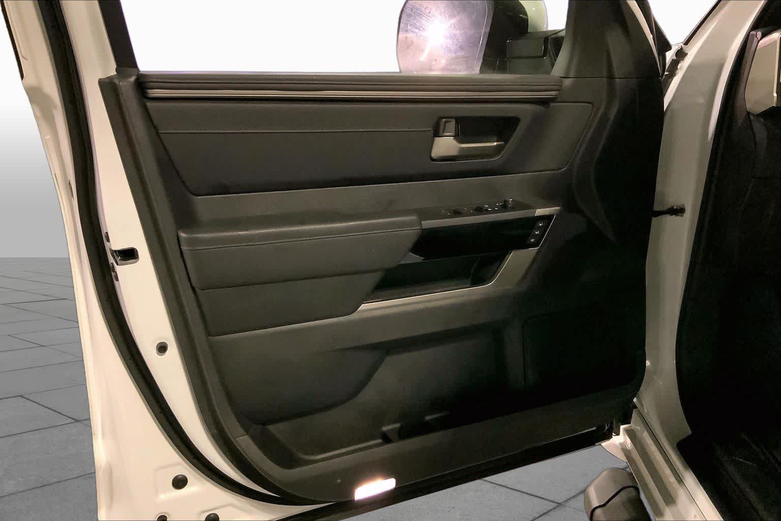 Used 2025 Toyota Tundra Limited AWD/4WD image 20