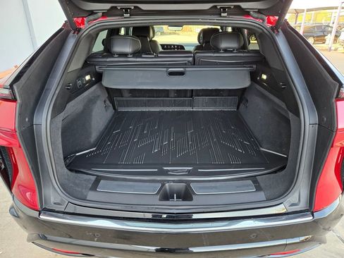 Certified 2025 Cadillac Lyriq Luxury w/ LPO, Floor Liner Package image 30