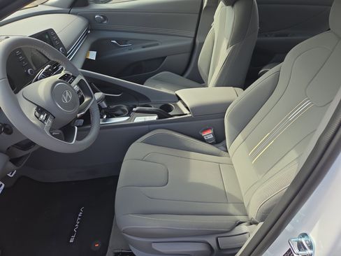 New 2026 Hyundai Elantra SEL Sport FWD image 4
