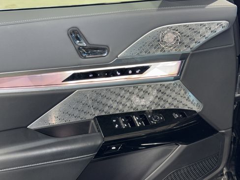 Used 2024 BMW 760i xDrive 760i xDrive w/ Executive Package image 19