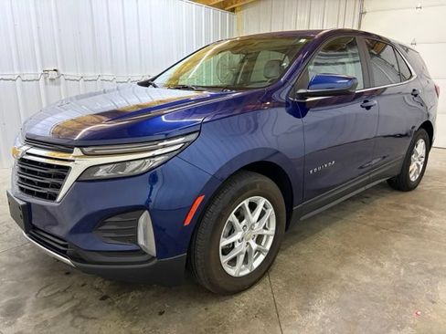 Used 2023 Chevrolet Equinox LT w/ Driver Convenience Package FWD image 3