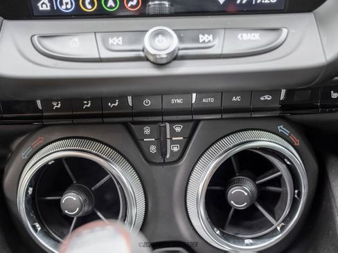 Used 2019 Chevrolet Camaro ZL1 RWD image 97