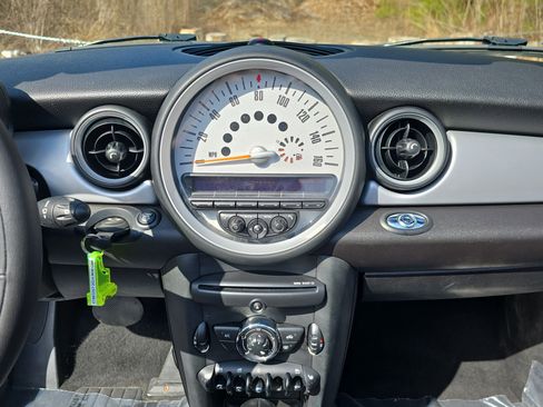 Used 2014 MINI Cooper Convertible image 20