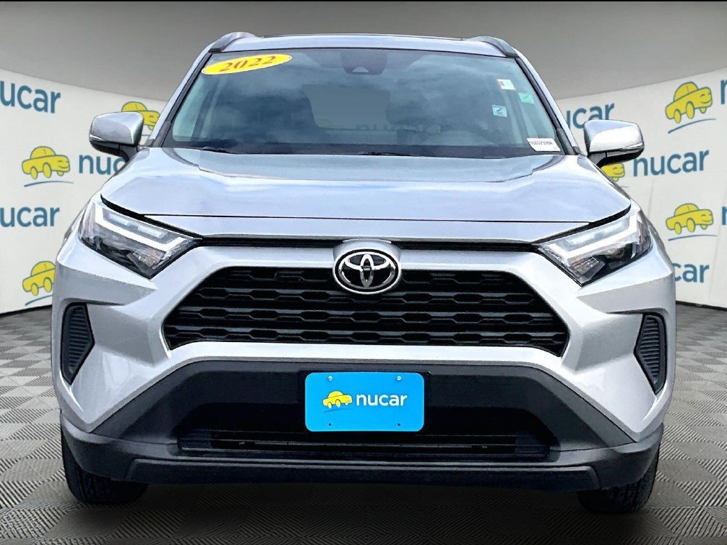 Used 2022 Toyota RAV4 XLE AWD/4WD image 2