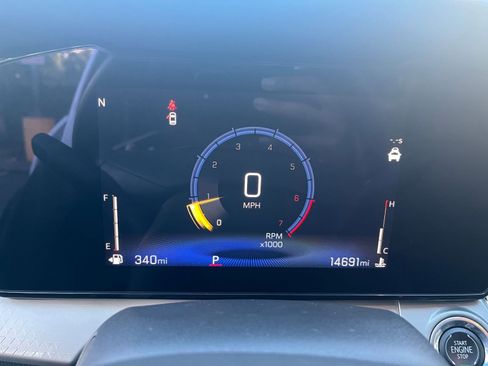 Used 2025 Chevrolet Trax LT w/ LT Convenience Package image 38