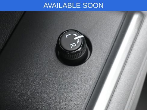 Used 2021 Toyota Highlander XLE AWD/4WD image 12