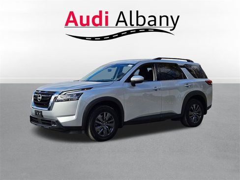 Used 2022 Nissan Pathfinder SV image 8