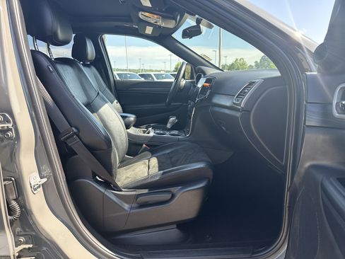 Used 2021 Jeep Grand Cherokee Laredo X AWD/4WD image 14
