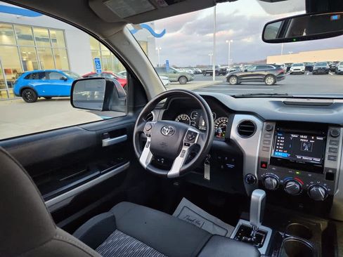 Used 2018 Toyota Tundra SR5 w/ TRD Off Road Package image 20
