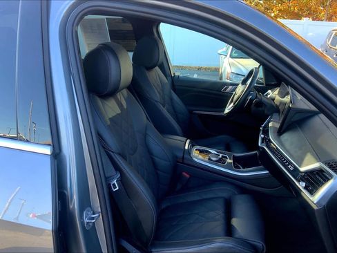 Used 2024 BMW X5 xDrive40i w/ Premium Package image 13