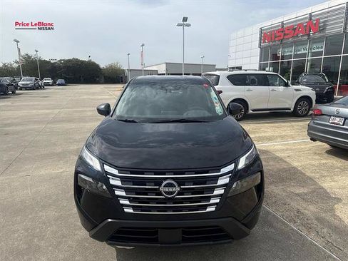 Used 2026 Nissan Rogue SV AWD/4WD image 2