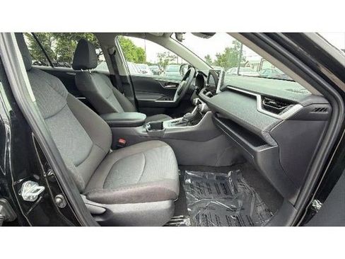Certified 2025 Toyota RAV4 XLE FWD image 38