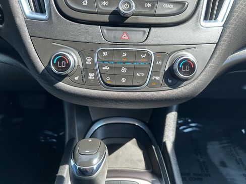 Used 2019 Chevrolet Malibu LT w/ Driver Confidence Package II FWD image 14